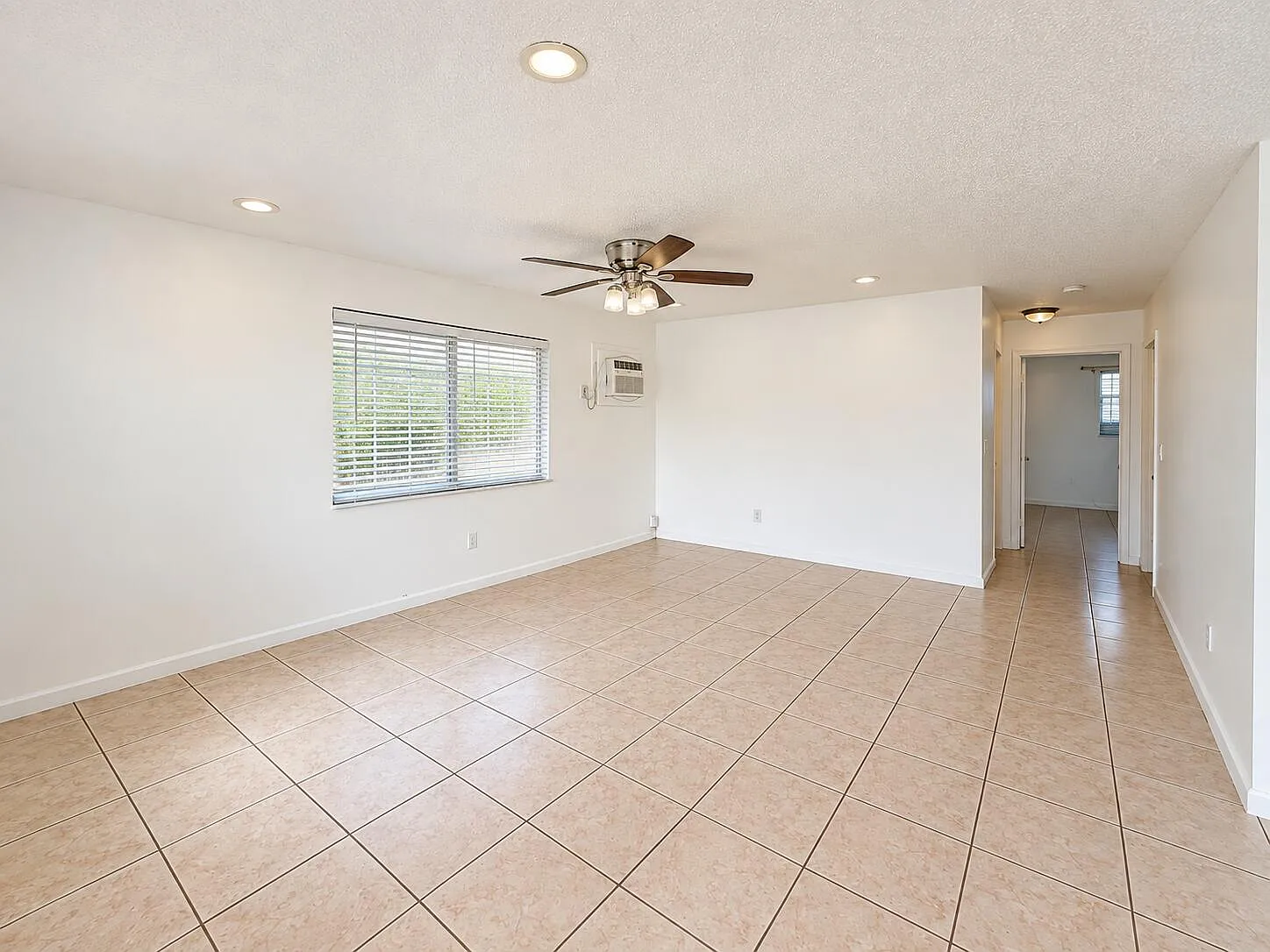 2 bed, 1.0 bath, 2288 sqft, $2,000 — Photo 4
