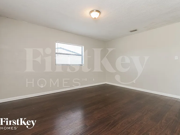 7706 Aviano Ave — Photo 10