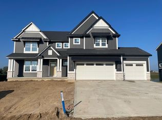 3657 Waterton Dr, Grandville, MI 49418