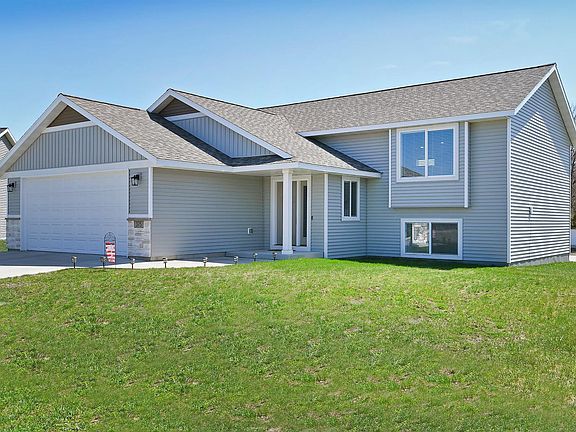 2nd image of 375 Autumn Hills Pl NE