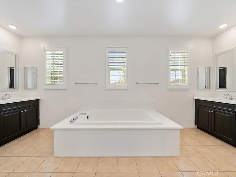 6956 La Rochelle Way — Photo 30