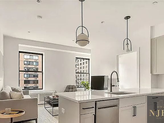 3rd image of 230 W 97th St APT 2a