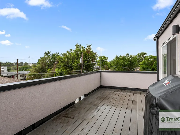 1317 Wolff St — Photo 20