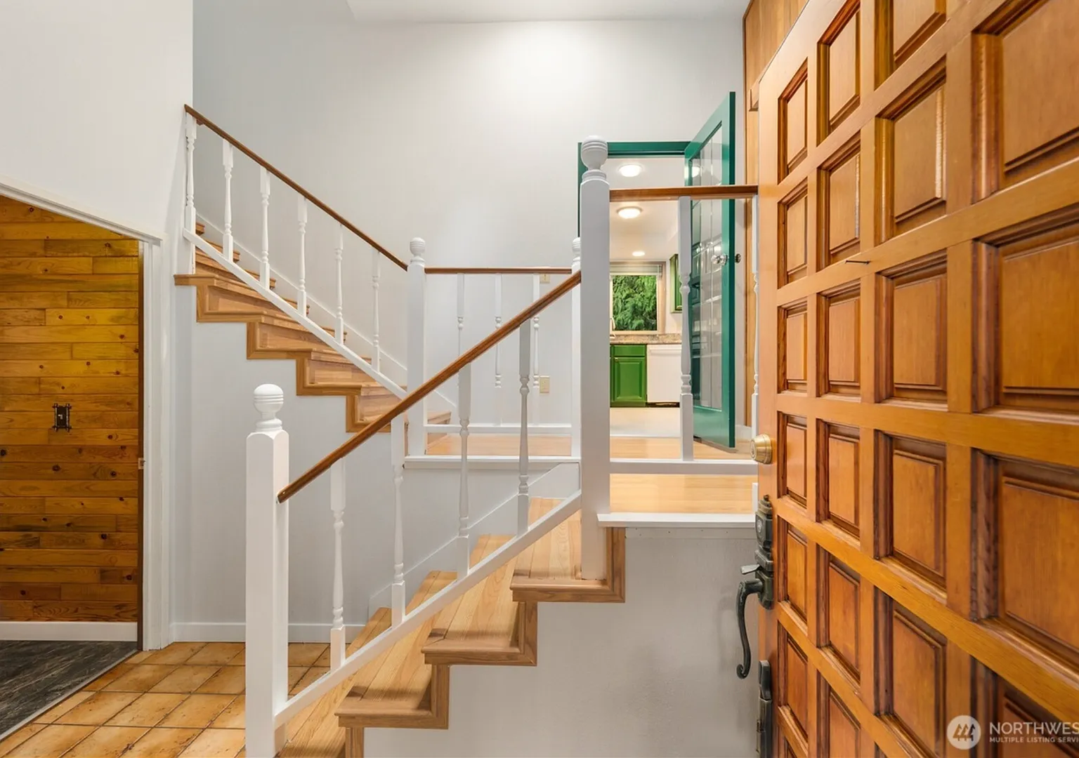 Spacious Home on Private 0.80-Acre Lot in Winterwood Estates — Photo 2