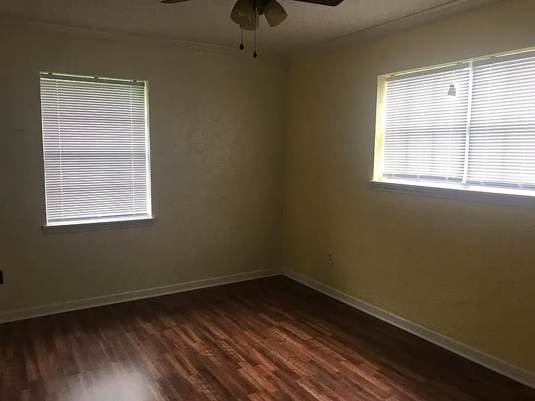 1509 Caldwell St — Photo 11