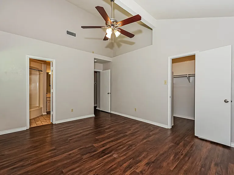 910 Blue Jay Dr — Photo 11