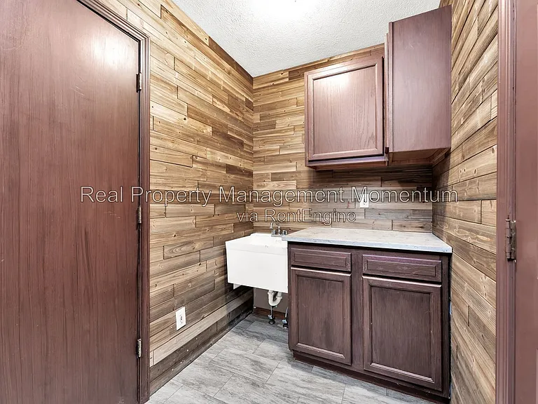 813 Daniel Ln — Photo 12