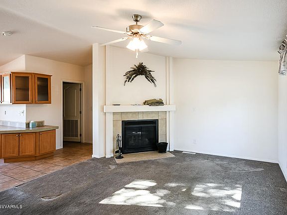 3rd image of 650 E Cypress St