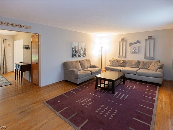 4th image of 10164 Hawley Dr