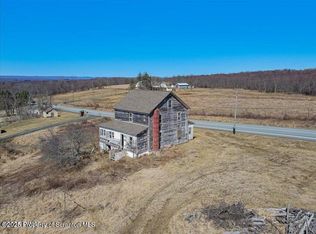 1642 Hamlin Hwy, Lake Ariel, PA