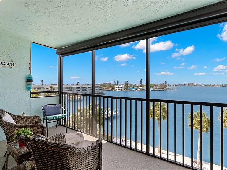 1848 Shore Dr S #402 — Photo 1