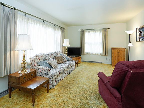 3rd image of 3125 Onondaga Ave