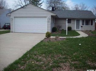 7595 Holly Dr, Mentor On The Lake, OH 44060