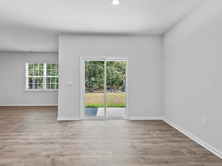 284 Robert Pl — Photo 20