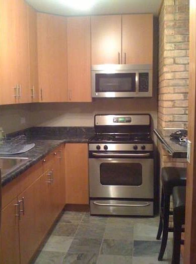 1st image of 805 W Oakdale Ave APT 2a