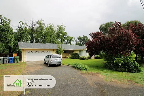 2390 North Dr Photo 1