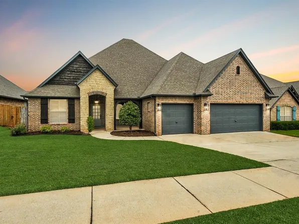 1108 Samantha Ln, Moore, OK 73160