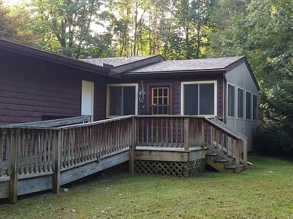 24 Rickert Rd, Greenville, PA 16125