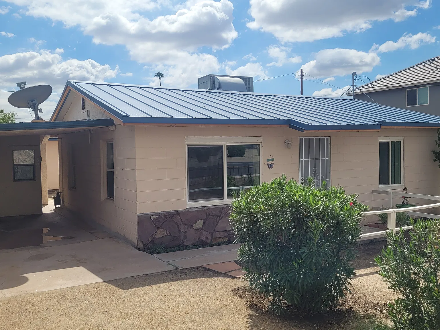 2 bed, 735 sqft, $1,600 — Photo 2