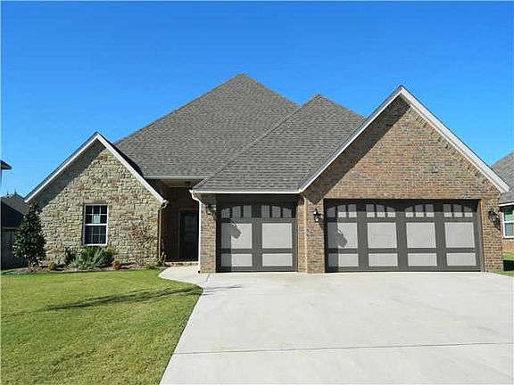 2nd image of 16205 Royal Crest Ln