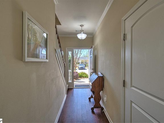 5th image of 34 Bay Springs Dr