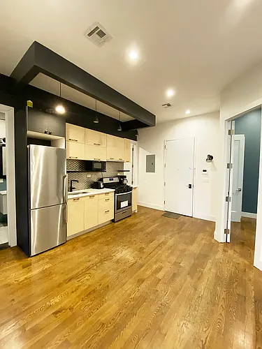287 Harman St #3E Photo 1