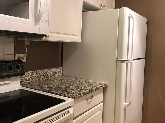 2nd image of 13911 James Dr APT 1005