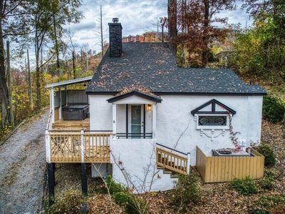 640 Red Bud Ln, Gatlinburg, TN, 37738