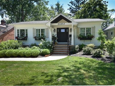 24253 Lake Rd, Bay Village, OH, 44140