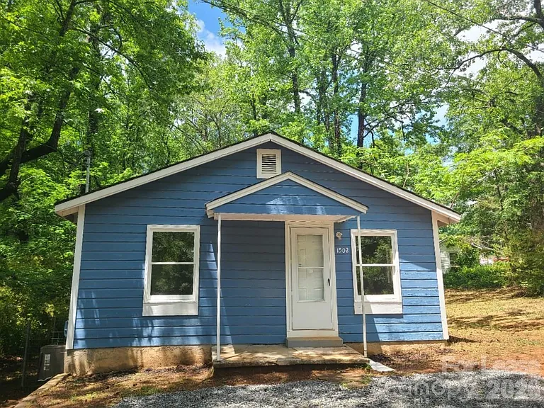 1502 Duncan Dr — Photo 1