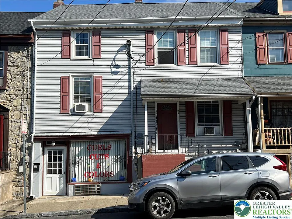 127 E Main St