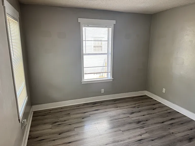 3757 Fairmont Ave — Photo 3