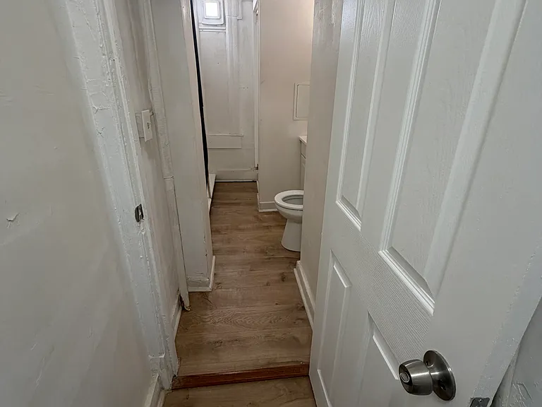 4 Thompson Ct #4 — Photo 4