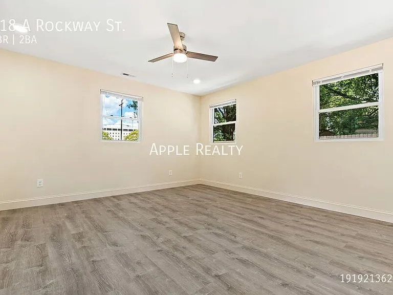 218 W Rockway St #A — Photo 3