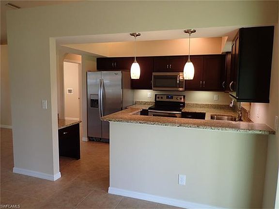 4th image of 19 NE 9th Ct