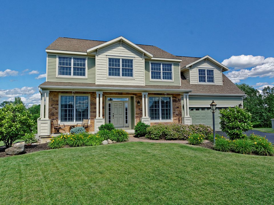 1st image of 12 Parkway Cir