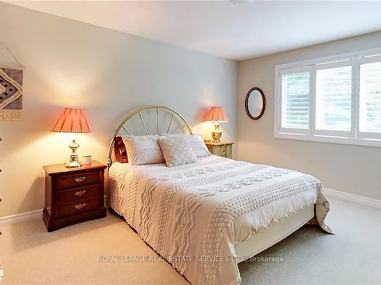 112 Bruce St S — Photo 14