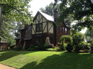 7401 Buckingham Dr, Saint Louis, MO