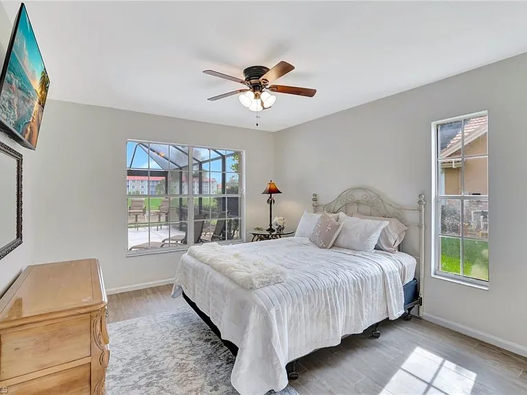 5859 Westbourgh Ct — Photo 15