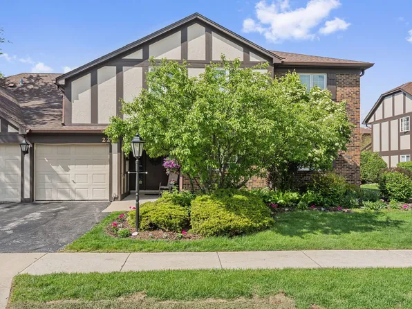 228 Brookside Ln Unit B, Willowbrook, IL 60527