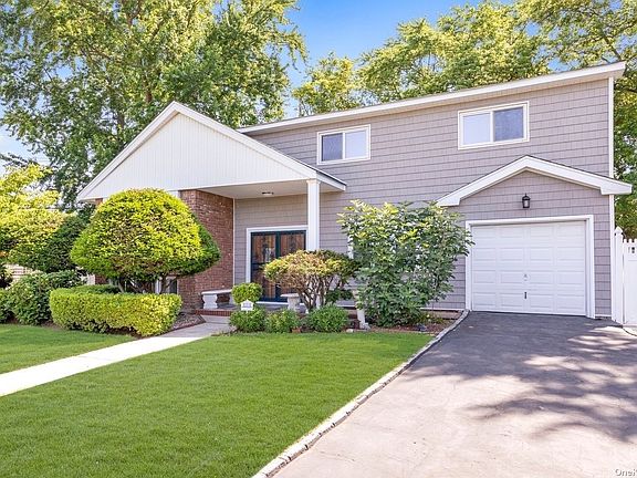 2nd image of 16 Keats Ct