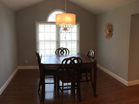 2nd image of 1550 Lilac Ln
