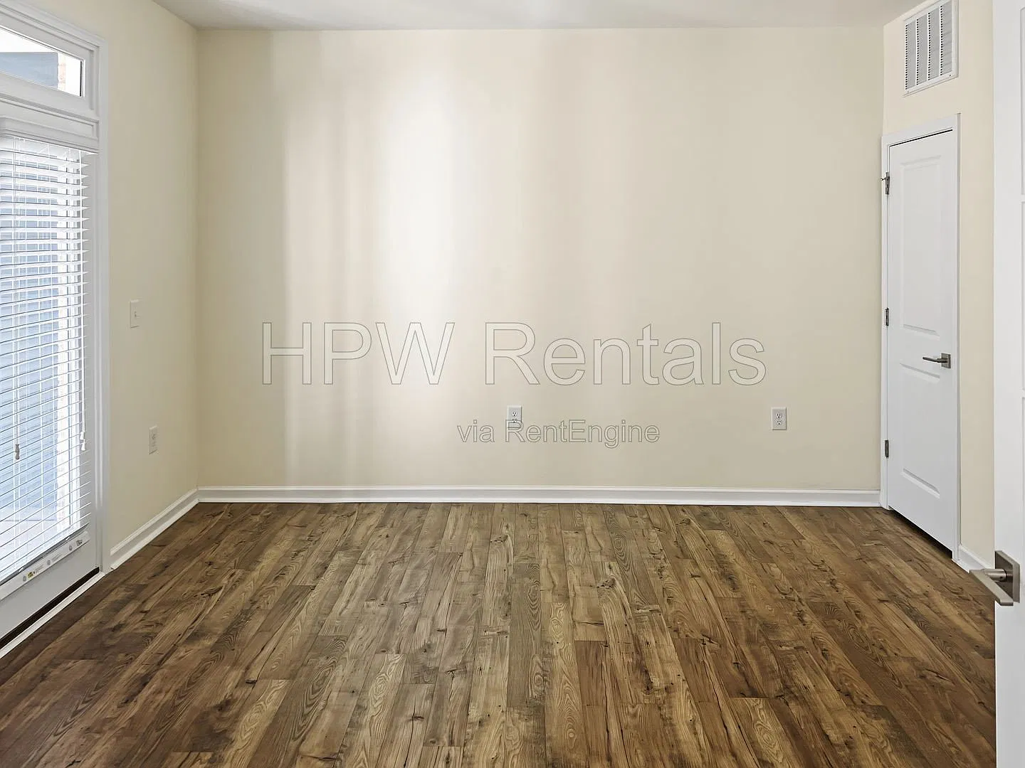 3 bed, 3.5 bath, 2111 sqft, $2,100 — Photo 3