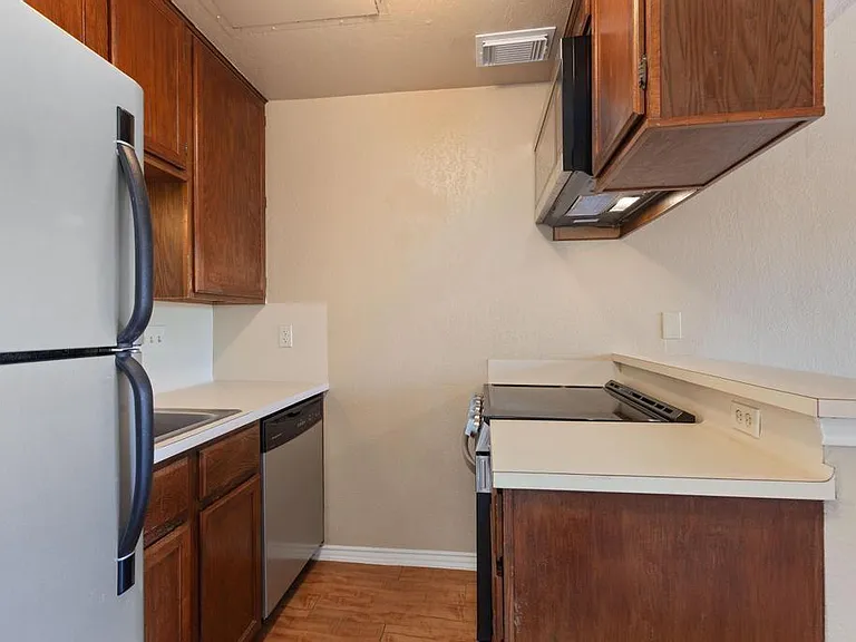 601 Nelray Blvd #17 — Photo 5