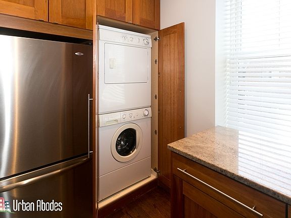 4th image of 3614 N Bosworth Ave #3R