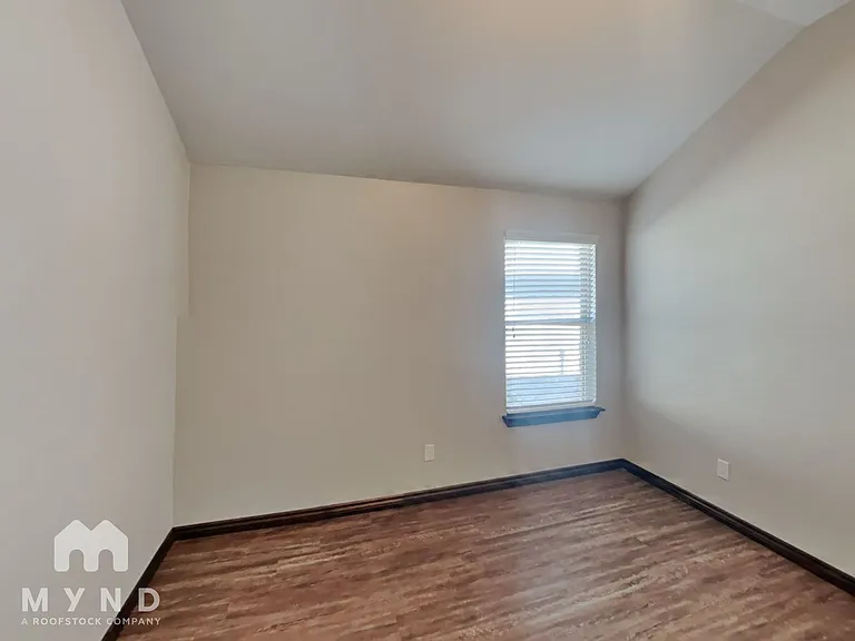 1114 Merlin Dr — Photo 15