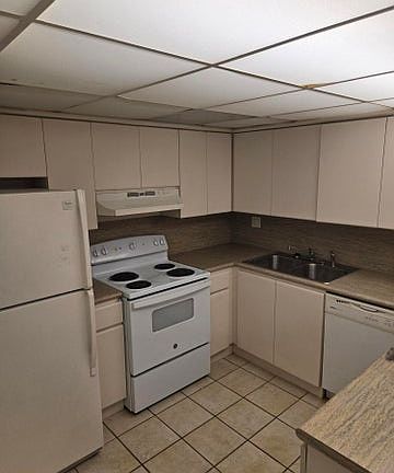 3rd image of 3714 SW 60th Ter