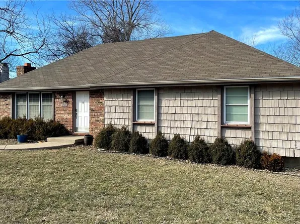 1310 N Forest Ln, Liberty, MO 64068