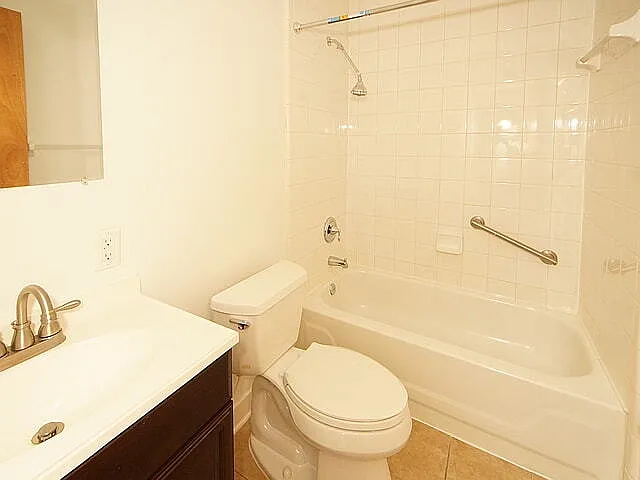 995 King St #C — Photo 3