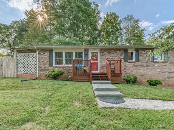 1523 Sun Valley Rd, Johnson City, TN 37604